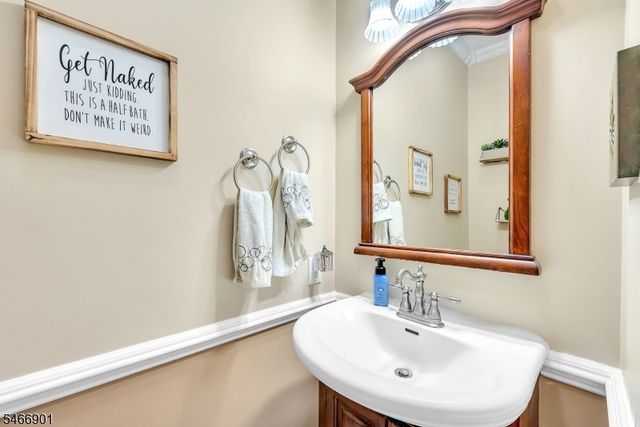 79 Burnt Meadow Rd, Ringwood Boro, NJ 07456