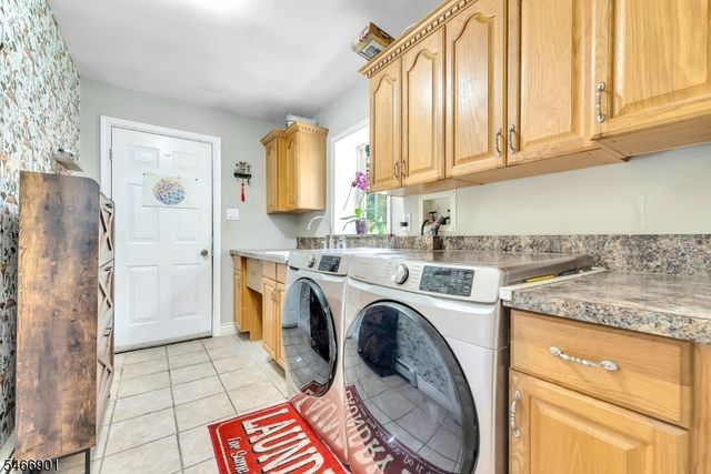 79 Burnt Meadow Rd, Ringwood Boro, NJ 07456