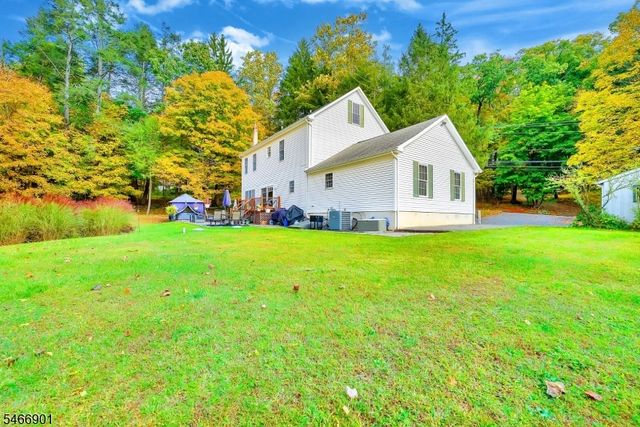 79 Burnt Meadow Rd, Ringwood Boro, NJ 07456