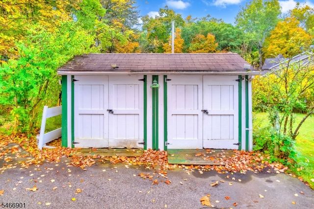 79 Burnt Meadow Rd, Ringwood Boro, NJ 07456