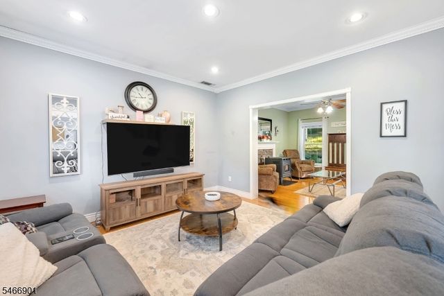 79 Burnt Meadow Rd, Ringwood Boro, NJ 07456