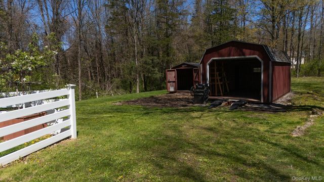 55 Old Ohalloran Circle, Pleasant Valley, NY 12569