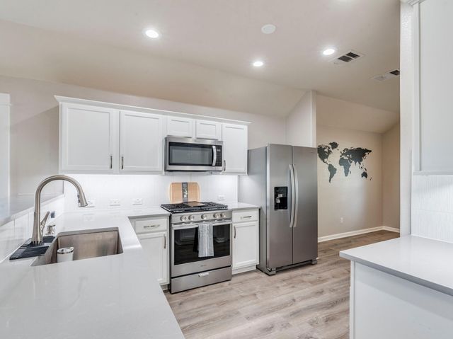 154 Flagstone TRL, Buda, TX 78610