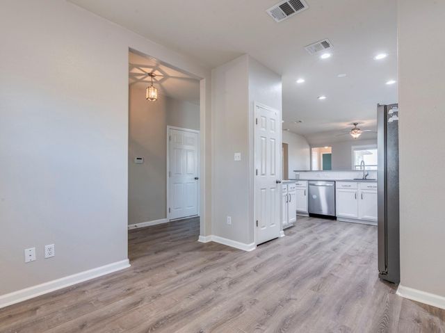 154 Flagstone TRL, Buda, TX 78610