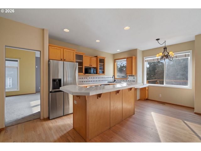 17760 Sw ZENITH Pl, Beaverton, OR 97007