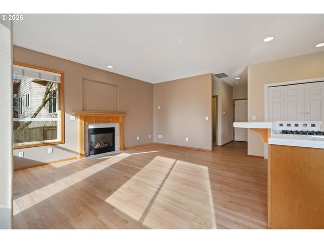 17760 Sw ZENITH Pl, Beaverton, OR 97007