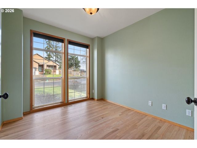 17760 Sw ZENITH Pl, Beaverton, OR 97007