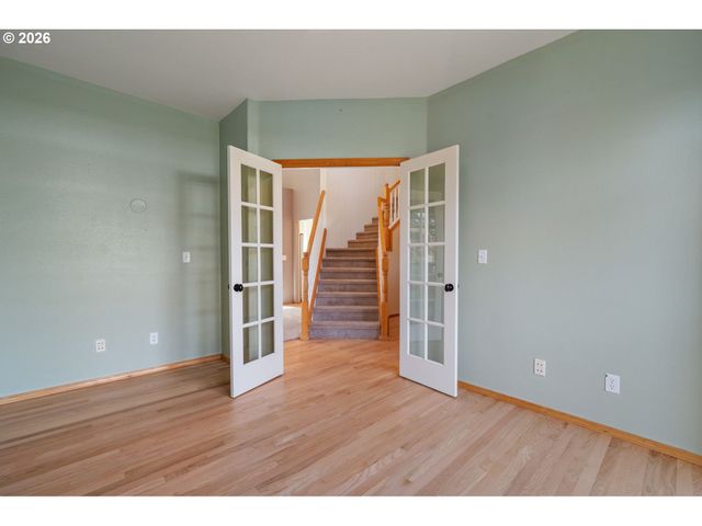 17760 Sw ZENITH Pl, Beaverton, OR 97007