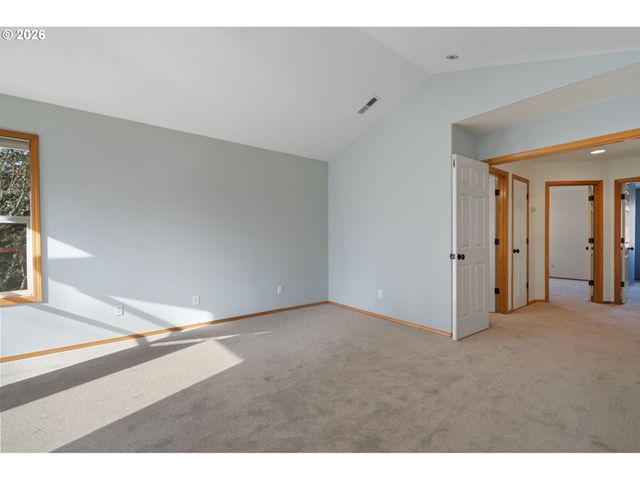 17760 Sw ZENITH Pl, Beaverton, OR 97007