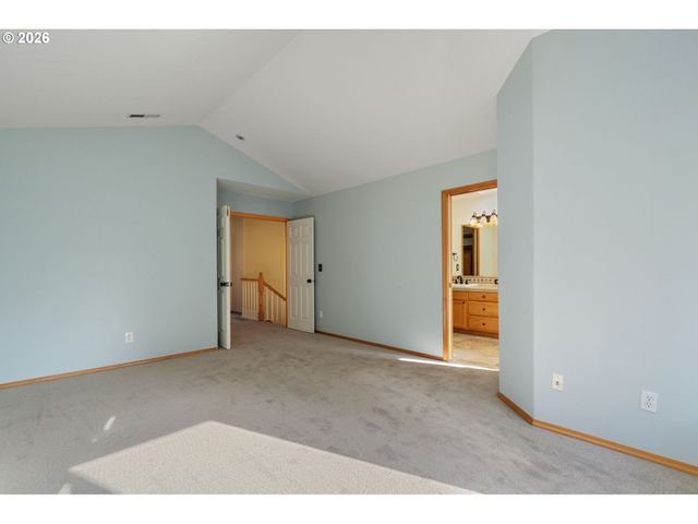 17760 Sw ZENITH Pl, Beaverton, OR 97007