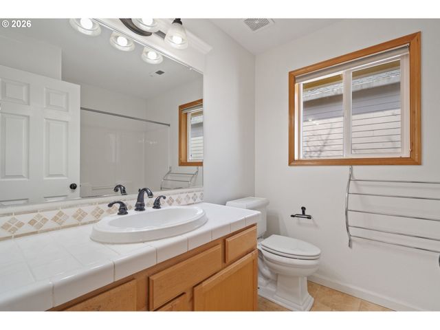 17760 Sw ZENITH Pl, Beaverton, OR 97007