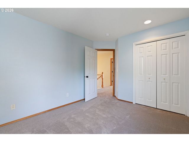 17760 Sw ZENITH Pl, Beaverton, OR 97007