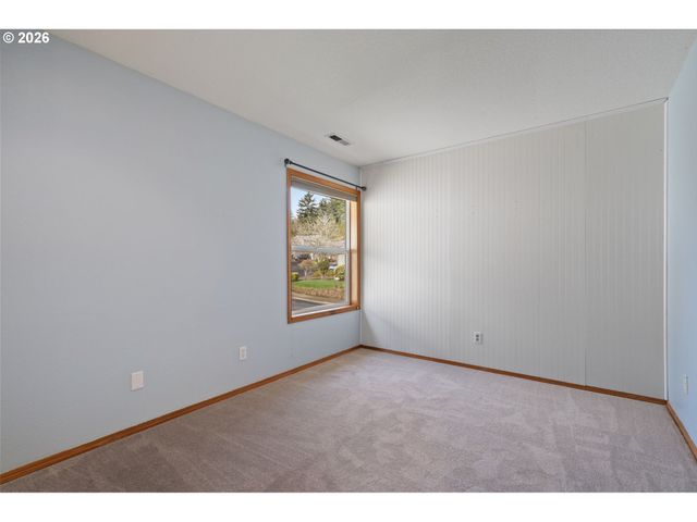 17760 Sw ZENITH Pl, Beaverton, OR 97007