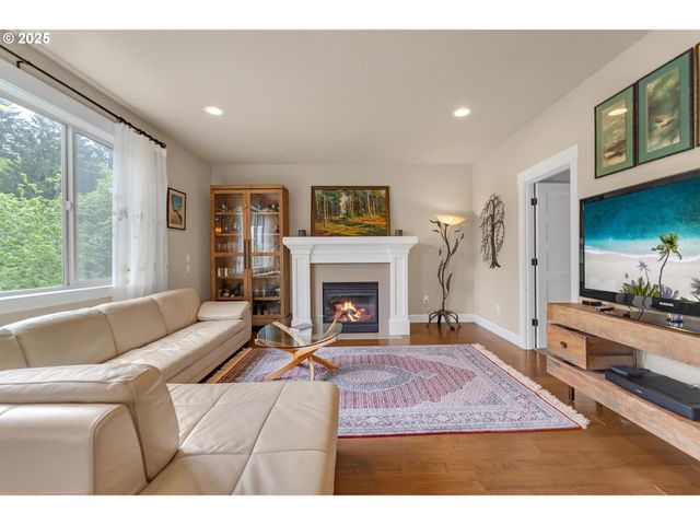 8070 Sw 195TH Ave, Beaverton, OR 97007