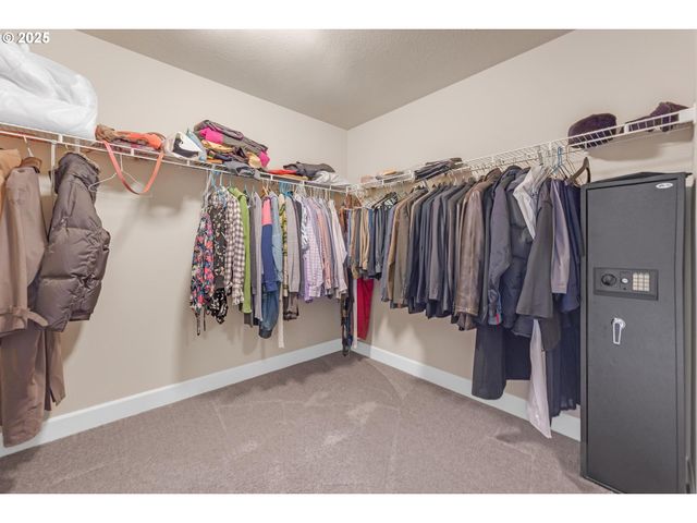 8070 Sw 195TH Ave, Beaverton, OR 97007