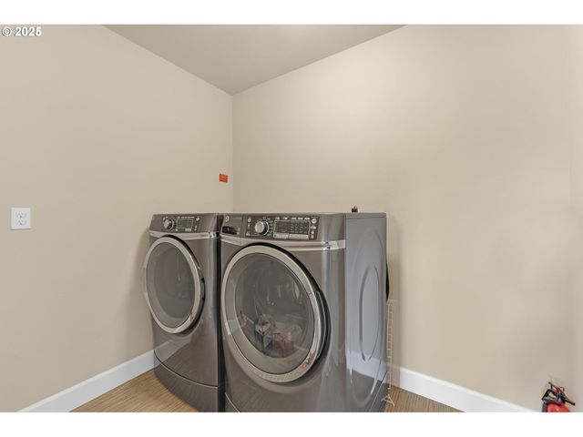 8070 Sw 195TH Ave, Beaverton, OR 97007