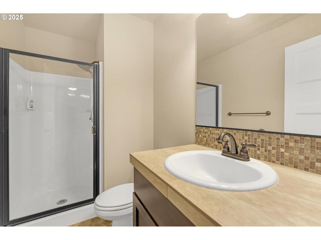 8070 Sw 195TH Ave, Beaverton, OR 97007