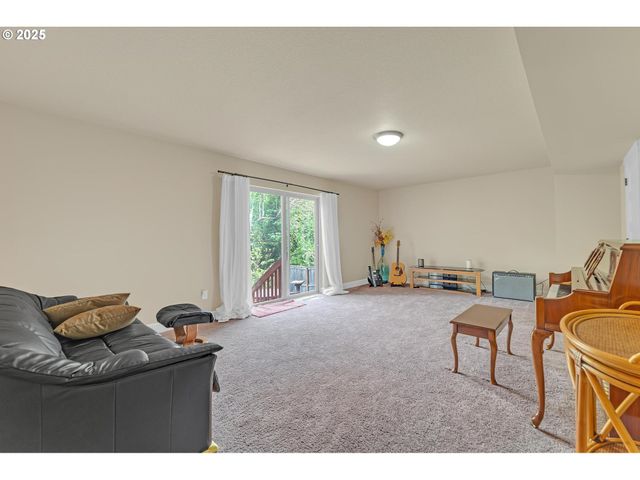8070 Sw 195TH Ave, Beaverton, OR 97007