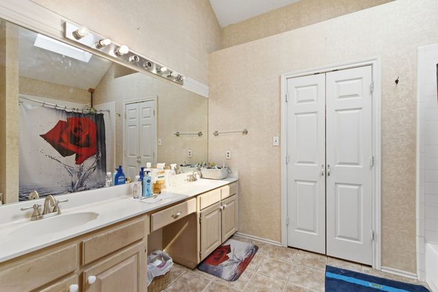 1701 Creekway Drive, Lewisville, TX 75067