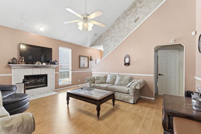 1701 Creekway Drive, Lewisville, TX 75067