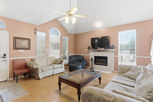 1701 Creekway Drive, Lewisville, TX 75067