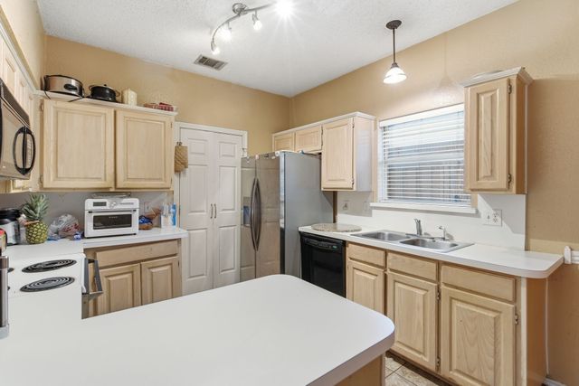 1701 Creekway Drive, Lewisville, TX 75067