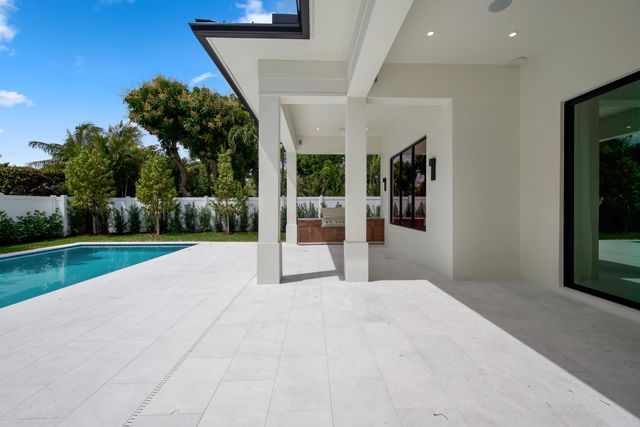 250 NE 16th Street, Delray Beach, FL 33444