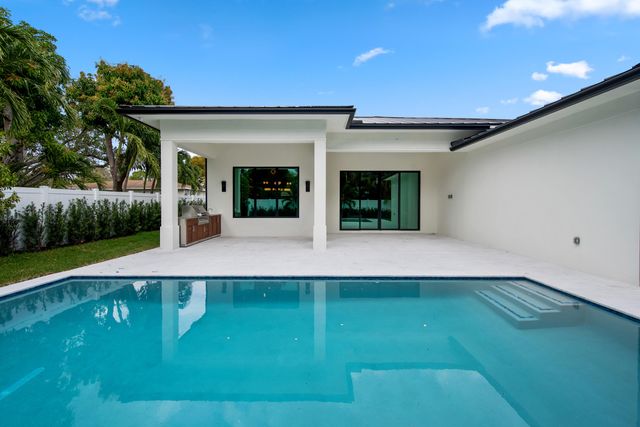 250 NE 16th Street, Delray Beach, FL 33444