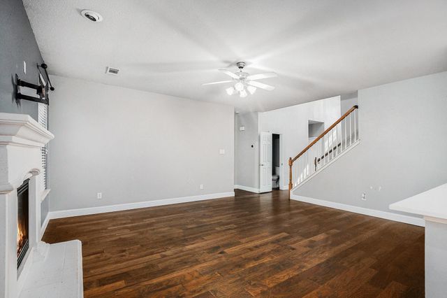 848 Huebner Way, Burleson, TX 76028