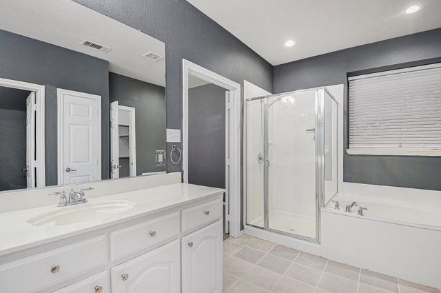 848 Huebner Way, Burleson, TX 76028