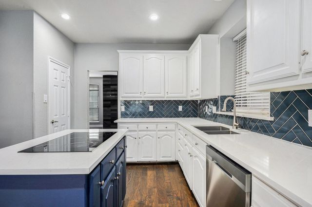 848 Huebner Way, Burleson, TX 76028