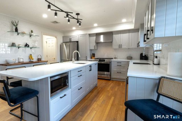 80 Third Avenue, Stratford, CT 06615