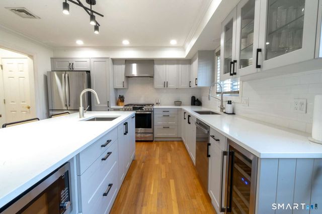 80 Third Avenue, Stratford, CT 06615