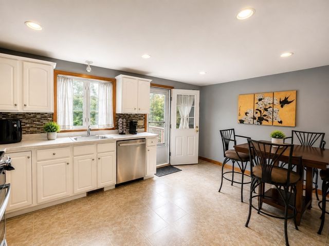 34 Old Plymouth St 34, East Bridgewater, MA 02333