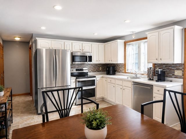 34 Old Plymouth St 34, East Bridgewater, MA 02333