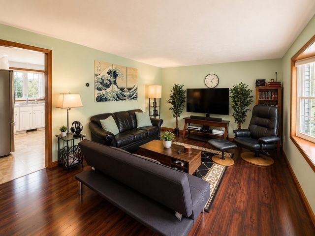 34 Old Plymouth St 34, East Bridgewater, MA 02333