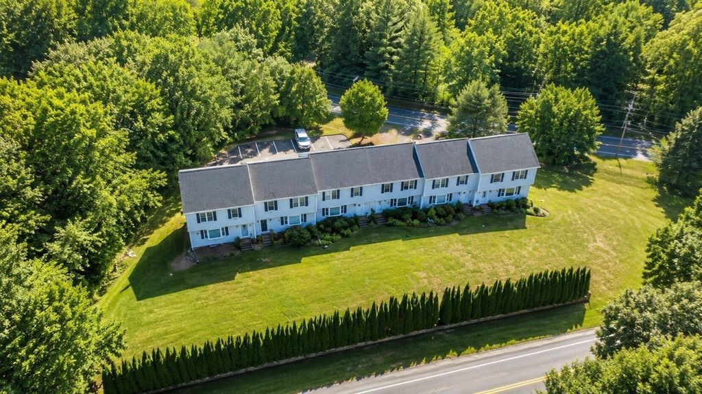 34 Old Plymouth St 34, East Bridgewater, MA 02333