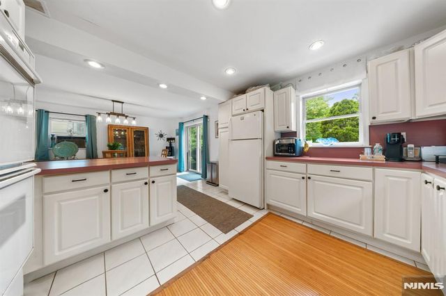 132 Spring Street, Leonia, NJ 07605