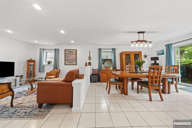132 Spring Street, Leonia, NJ 07605