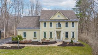 2 Stable Lane, Saratoga Springs, NY 12866