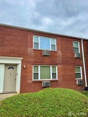 60 Fox Road, Edison, NJ 08817