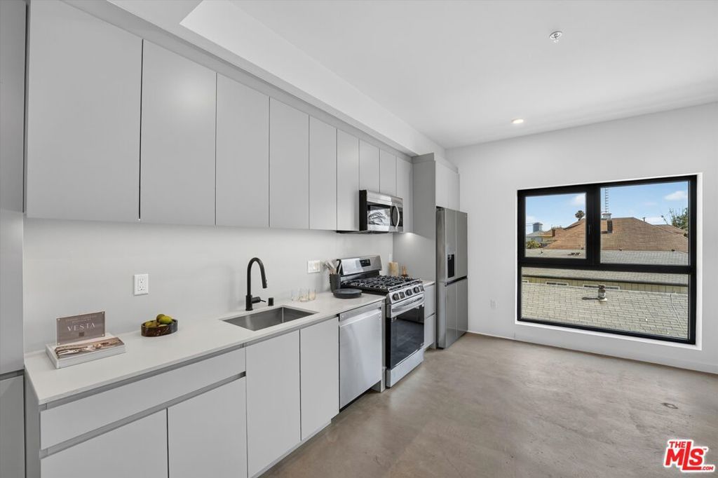 904 S New Hmapshire Avenue 403, Los Angeles, CA 90006 — photo 5
