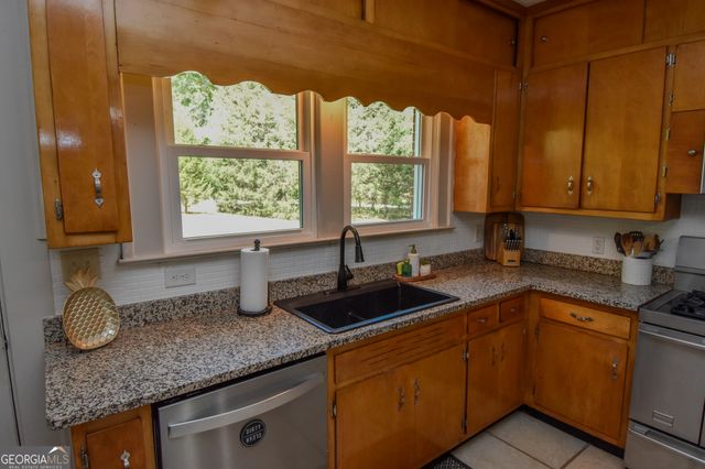 212 Harp Road, Thomaston, GA 30286