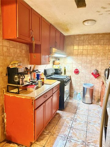 14525 Buffalo Speedway, Houston, TX 77045