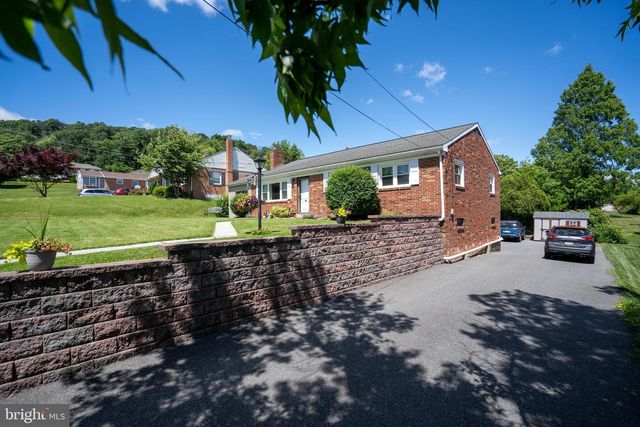 375 KINDERHOOK RD, Columbia, PA 17512