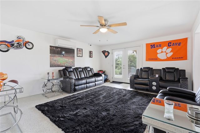 510 Horseshoe Drive, Seneca, SC 29678