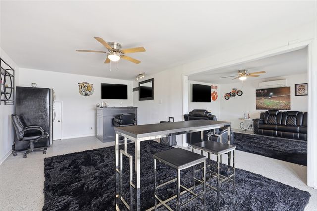 510 Horseshoe Drive, Seneca, SC 29678