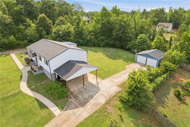 510 Horseshoe Drive, Seneca, SC 29678