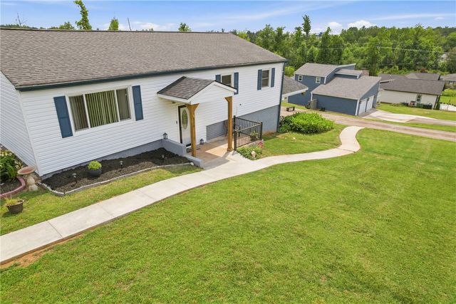 510 Horseshoe Drive, Seneca, SC 29678