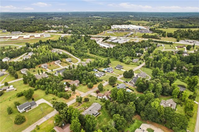 510 Horseshoe Drive, Seneca, SC 29678